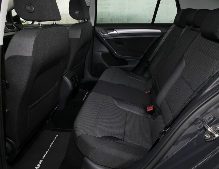 Volkswagen Golf 11