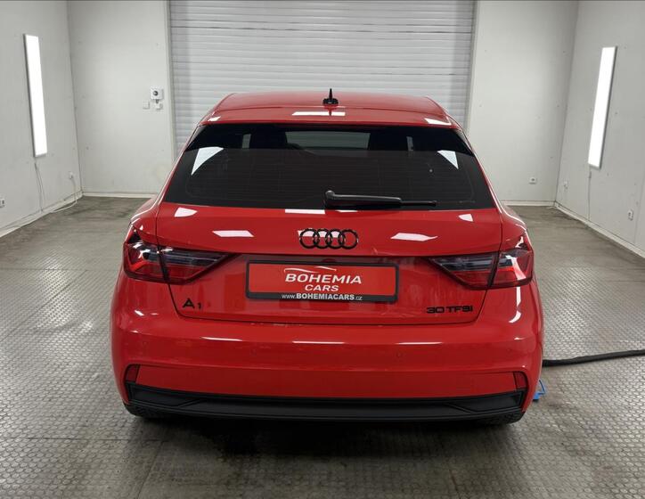 Audi A1 5