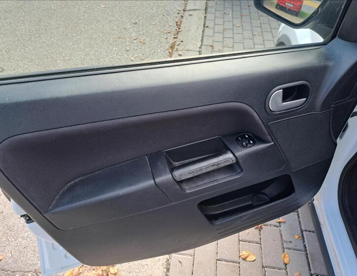 Ford Fusion 13