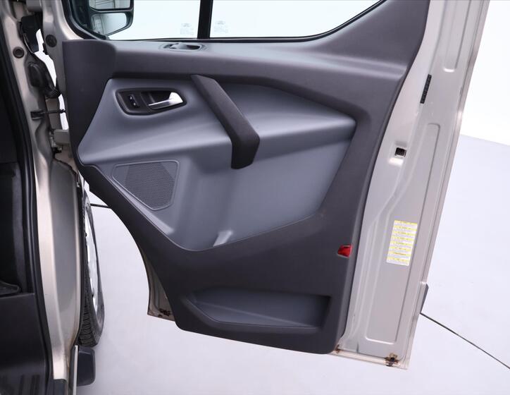 Ford Transit Custom 13