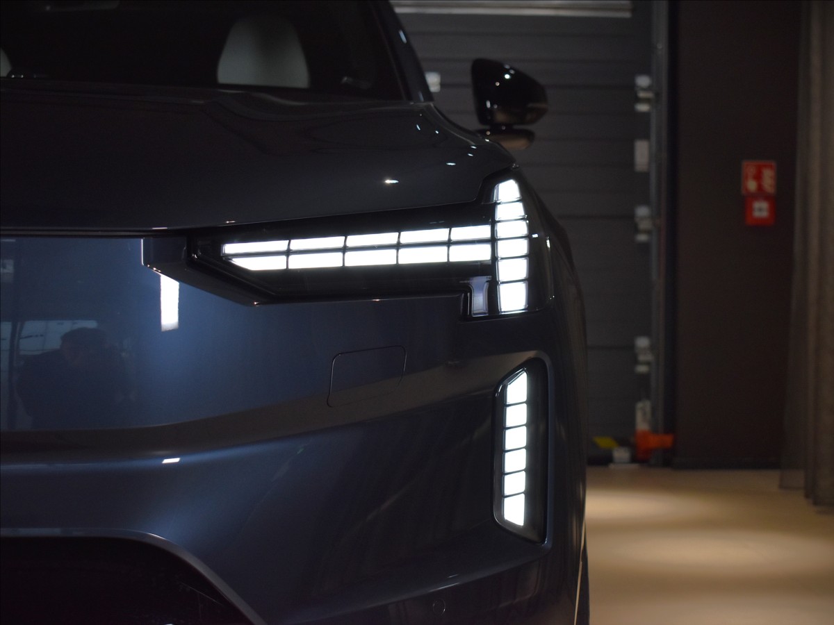 Volvo EX90