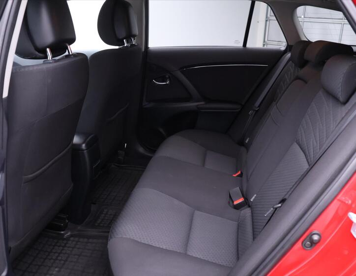 Toyota Avensis 15