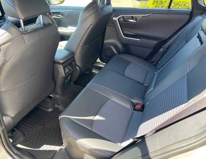 Toyota RAV4 15