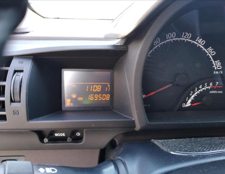 Toyota iQ 11