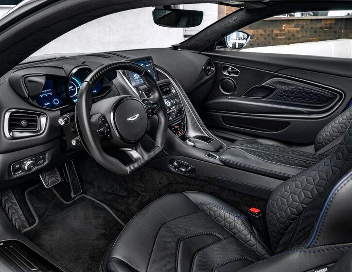 Aston Martin DBS 18