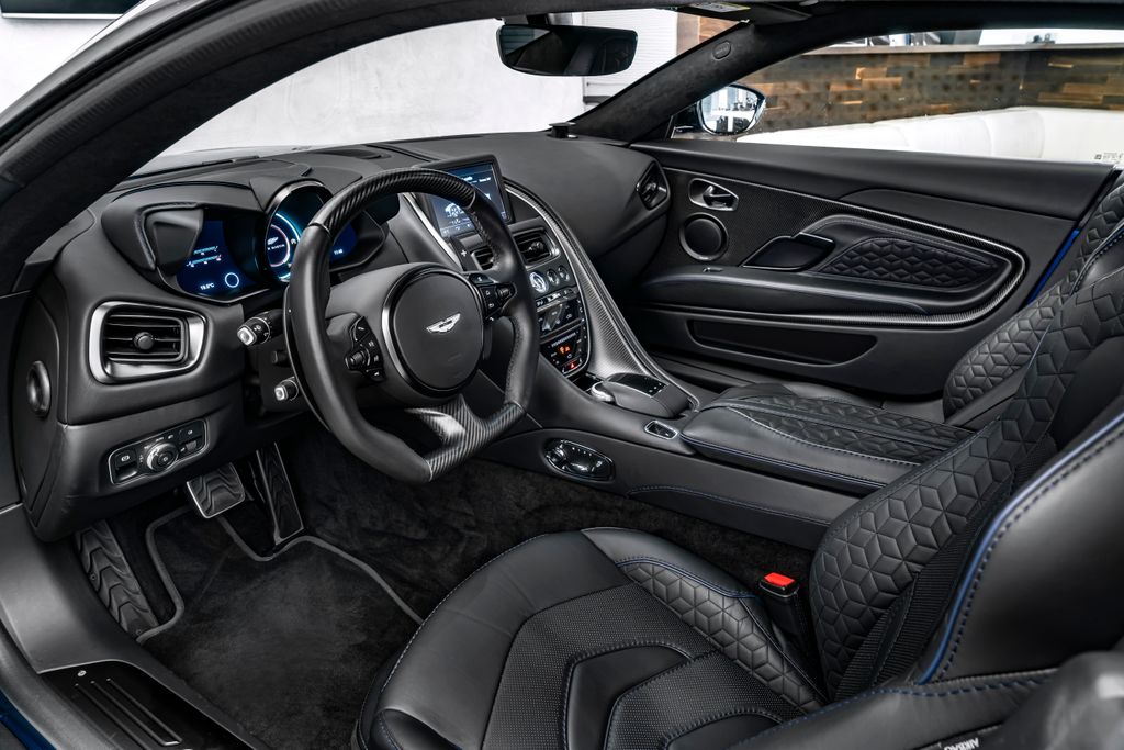 Aston Martin DBS