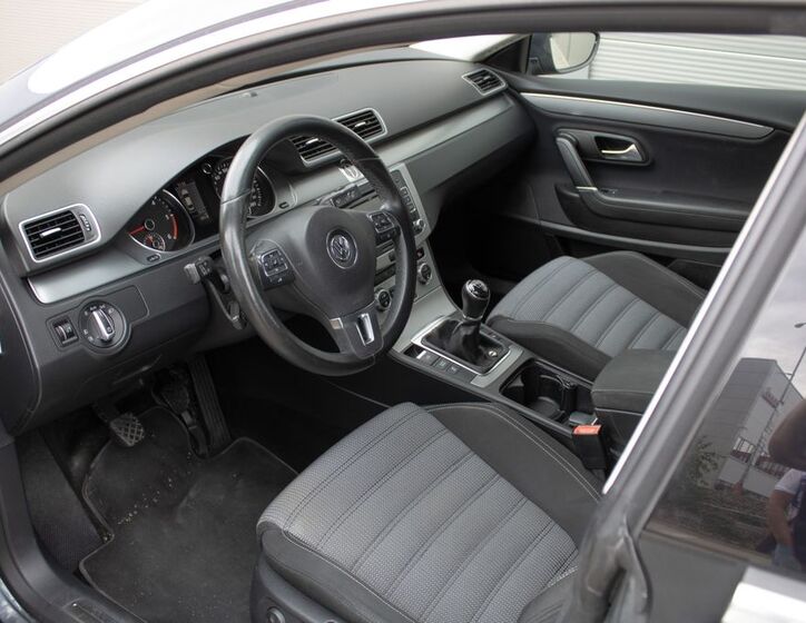 Volkswagen CC 9
