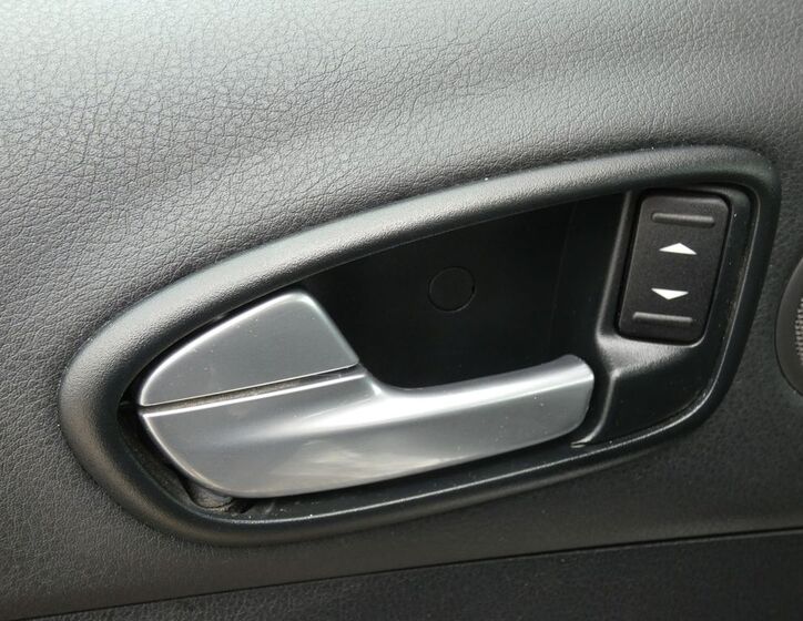 Ford Galaxy 28