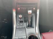 Lexus NX 300h 25