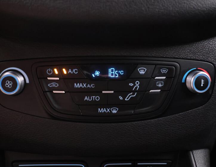 Ford Tourneo Courier 22