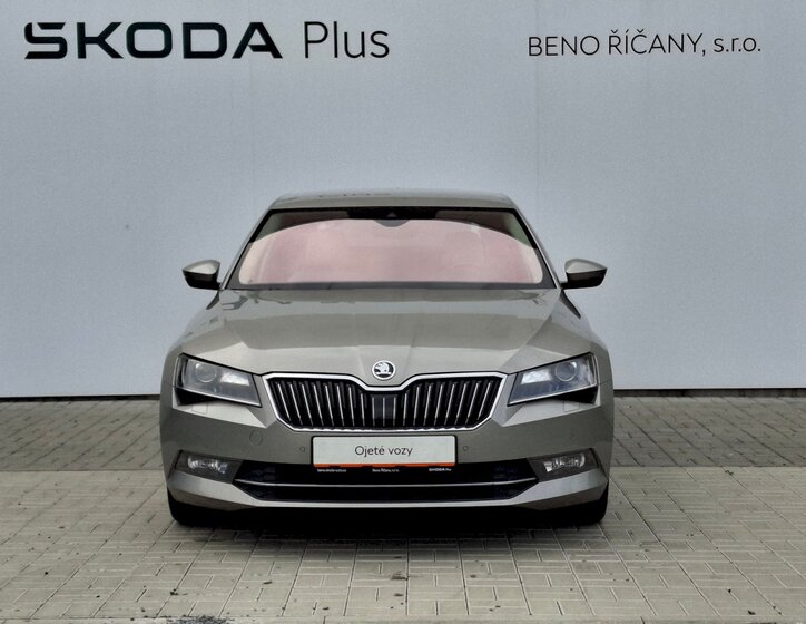 Škoda Superb 4