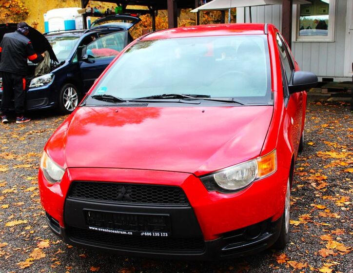 Mitsubishi Colt 1
