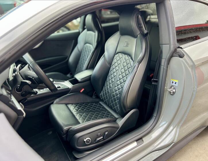 Audi S5 10