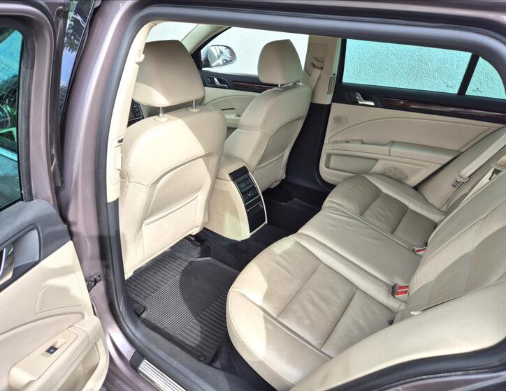 Škoda Superb 14