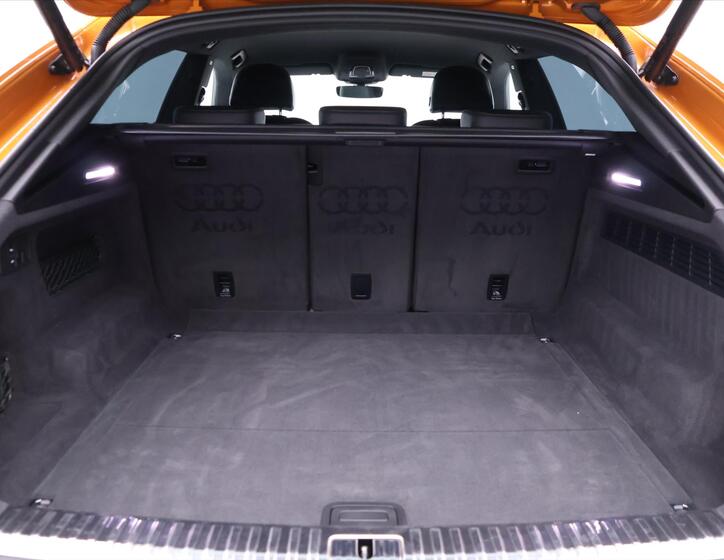 Audi Q8 10