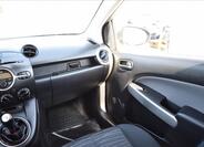 Mazda 2 27