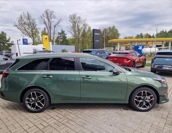 KIA Ceed 4
