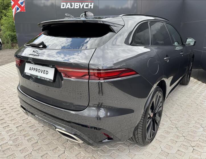 Jaguar F-Pace 7