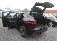 Jaguar F-Pace 36