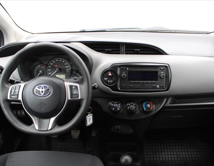 Toyota Yaris 12