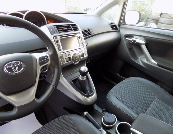 Toyota Verso 26