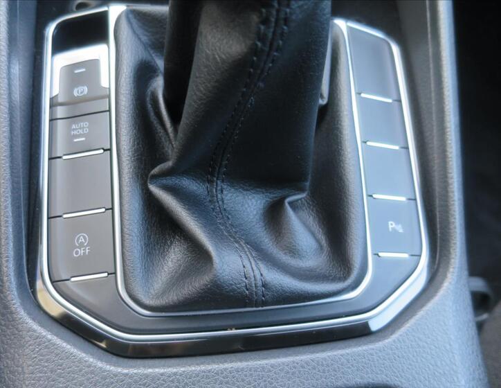 Volkswagen Golf 13