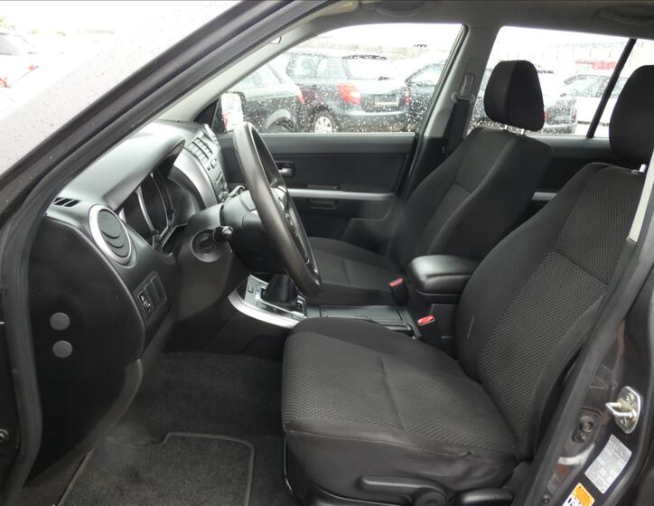 Suzuki Grand Vitara 9