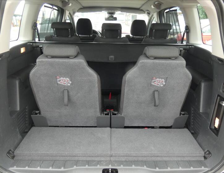 Peugeot 5008 13