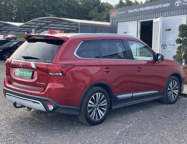Mitsubishi Outlander 6