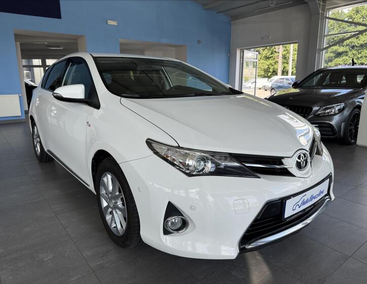 Toyota Auris 1