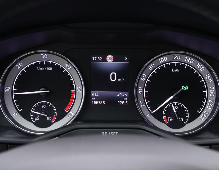 Škoda Superb 18