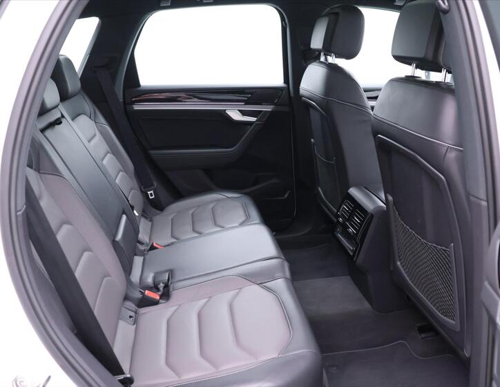 Volkswagen Touareg 61