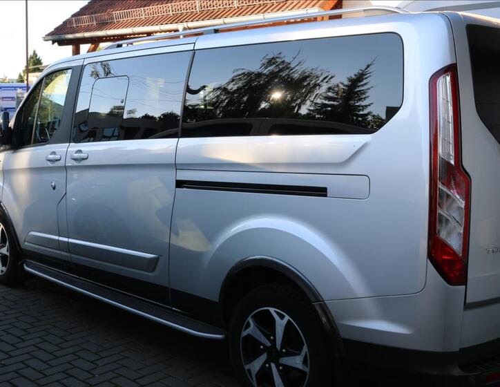 Ford Tourneo Custom 4