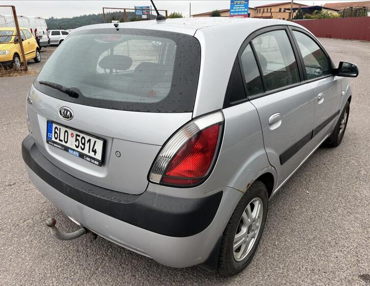 KIA Rio 6