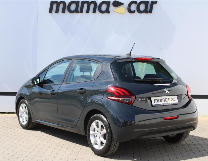 Peugeot 208 5