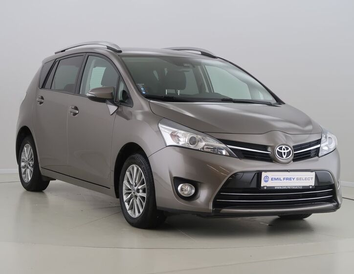 Toyota Verso 3