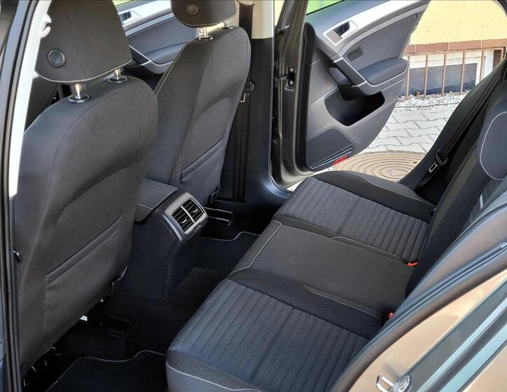 Volkswagen Golf 20