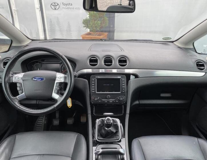 Ford S-MAX 12