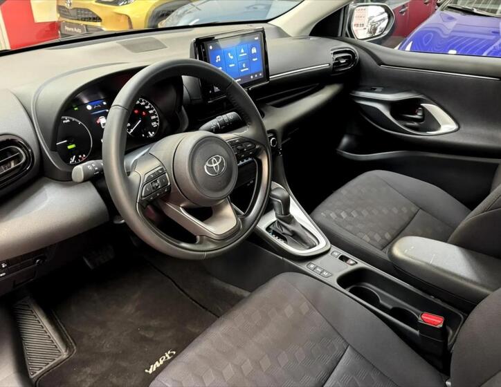 Toyota Yaris 5