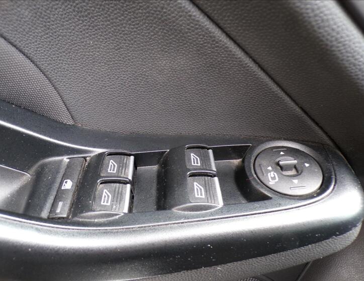 Ford Fiesta 12