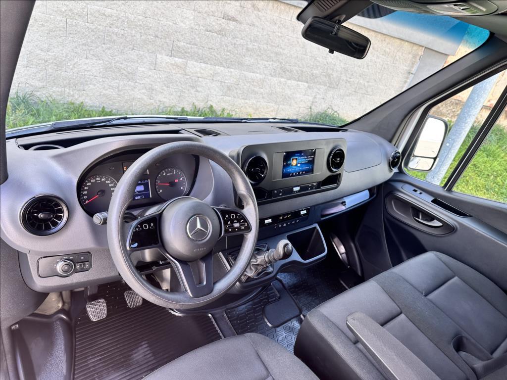 Mercedes-Benz Sprinter 14