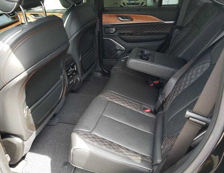 Jeep Grand Cherokee 13