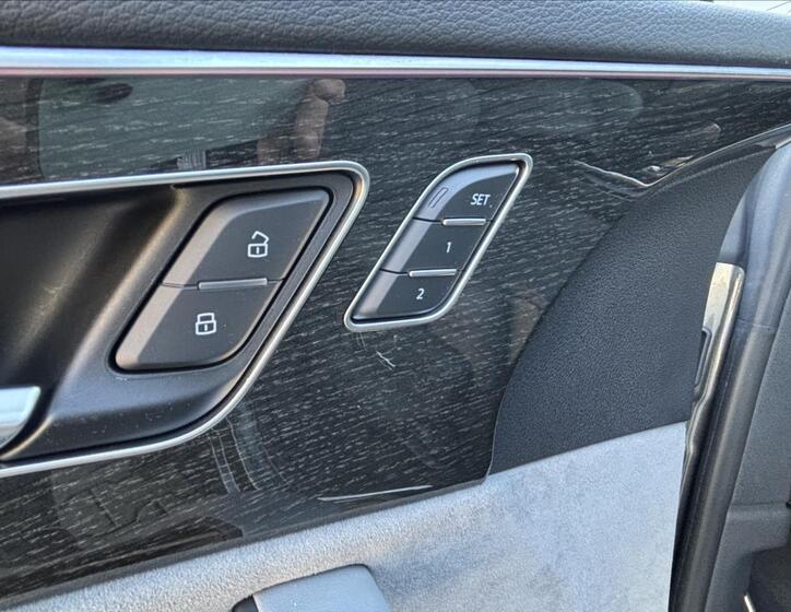 Audi Q8 26