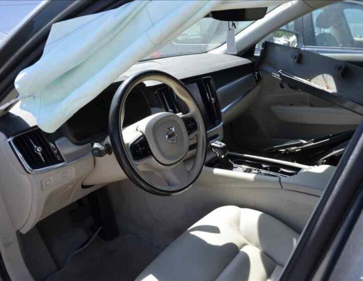 Volvo S90 18