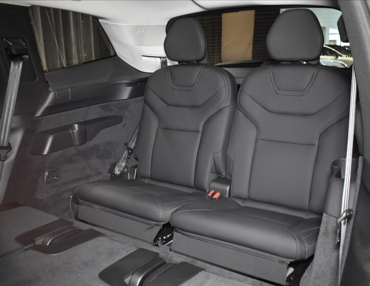 Volvo EX90 10