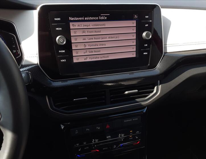 Volkswagen T-Cross 11
