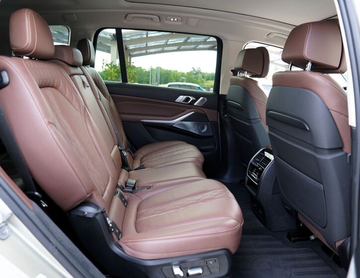BMW X7 30