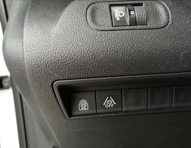 Peugeot Rifter 9
