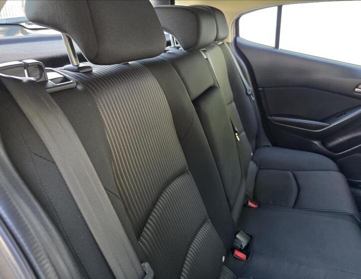 Mazda 3 25