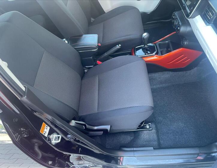 Suzuki Ignis 12